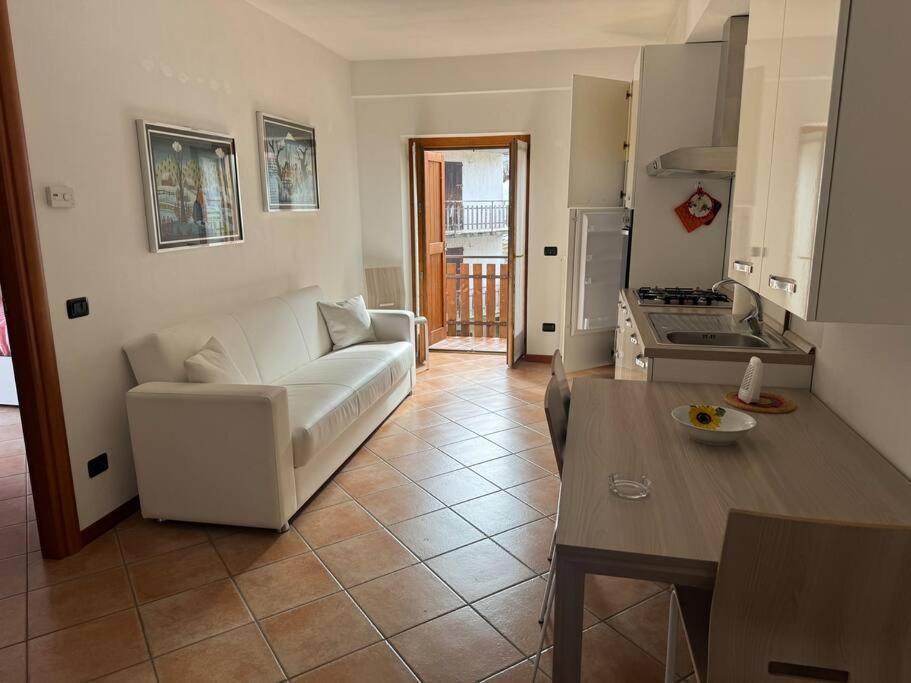 Suite Panoramica Casa Vacanza Di Alex G Oltre il Colle Bagian luar foto