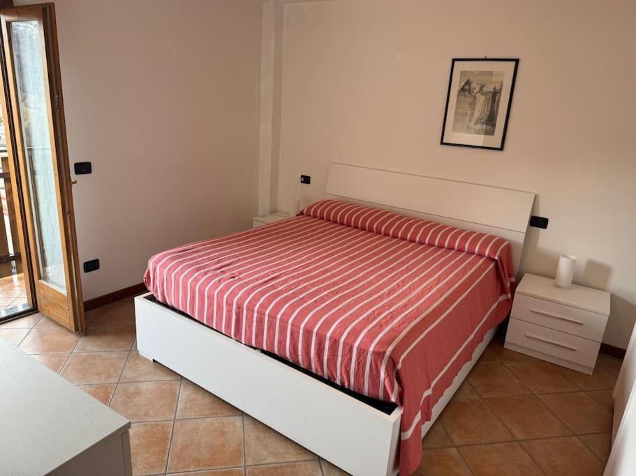 Suite Panoramica Casa Vacanza Di Alex G Oltre il Colle Bagian luar foto