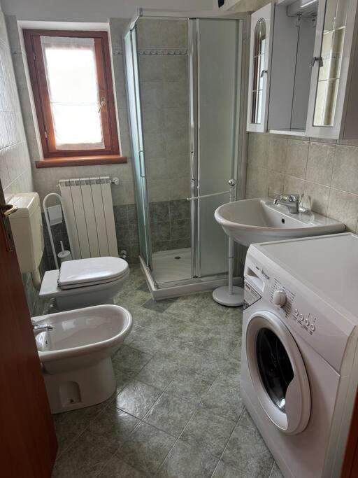 Suite Panoramica Casa Vacanza Di Alex G Oltre il Colle Bagian luar foto